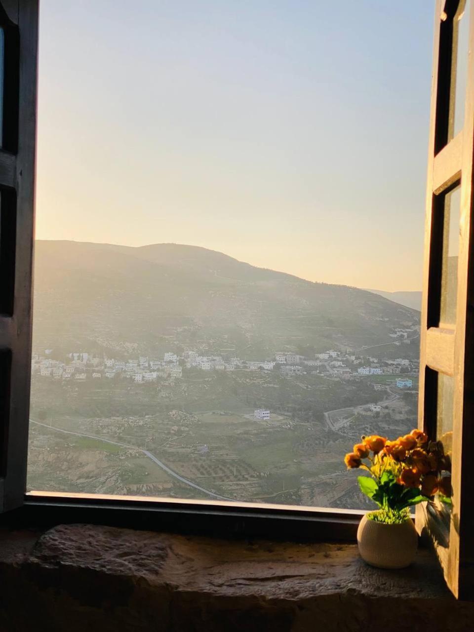 Apartamento Mountain View House Karak Exterior foto